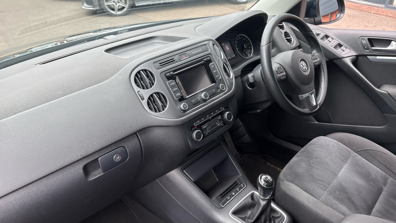 Volkswagen Tiguan 2.0 TDi BlueMotion Tech Match 5dr [2WD] Diesel Estate